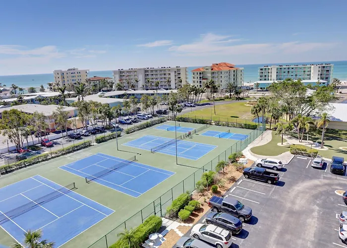 Bayshore Yacht & Tennis 216
