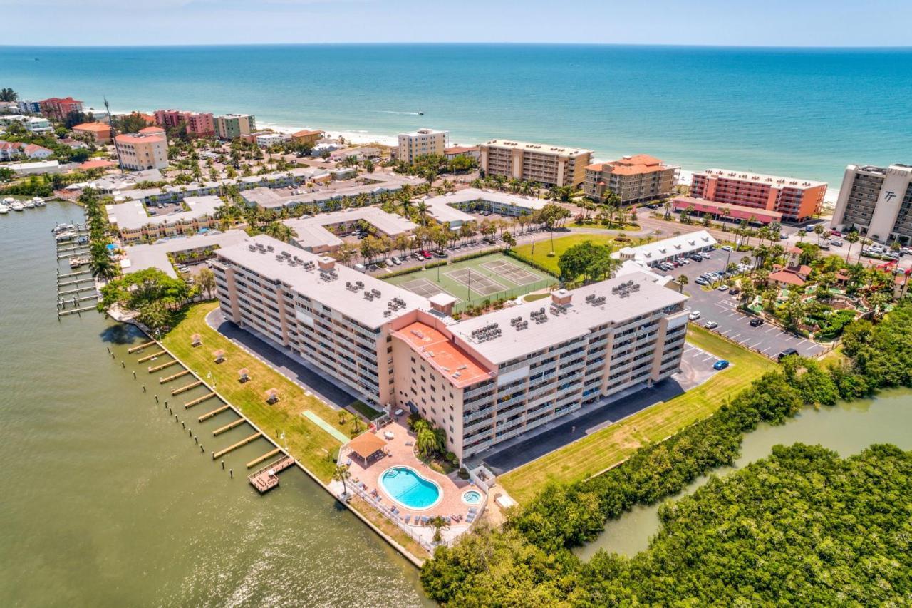 Bayshore Yacht & Tennis 216 Ferienhaus